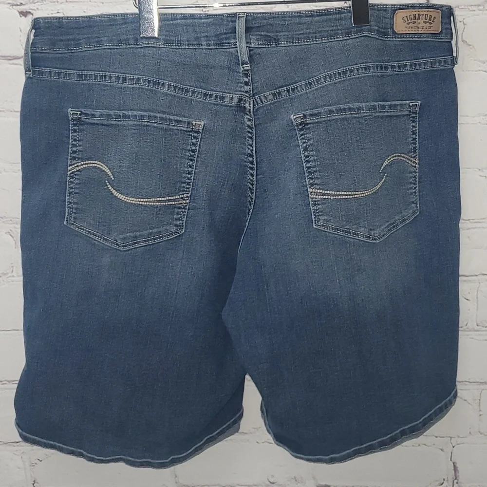 Signature Levi Strauss Womens Jean Shorts Size 22W - Picture 5 of 11